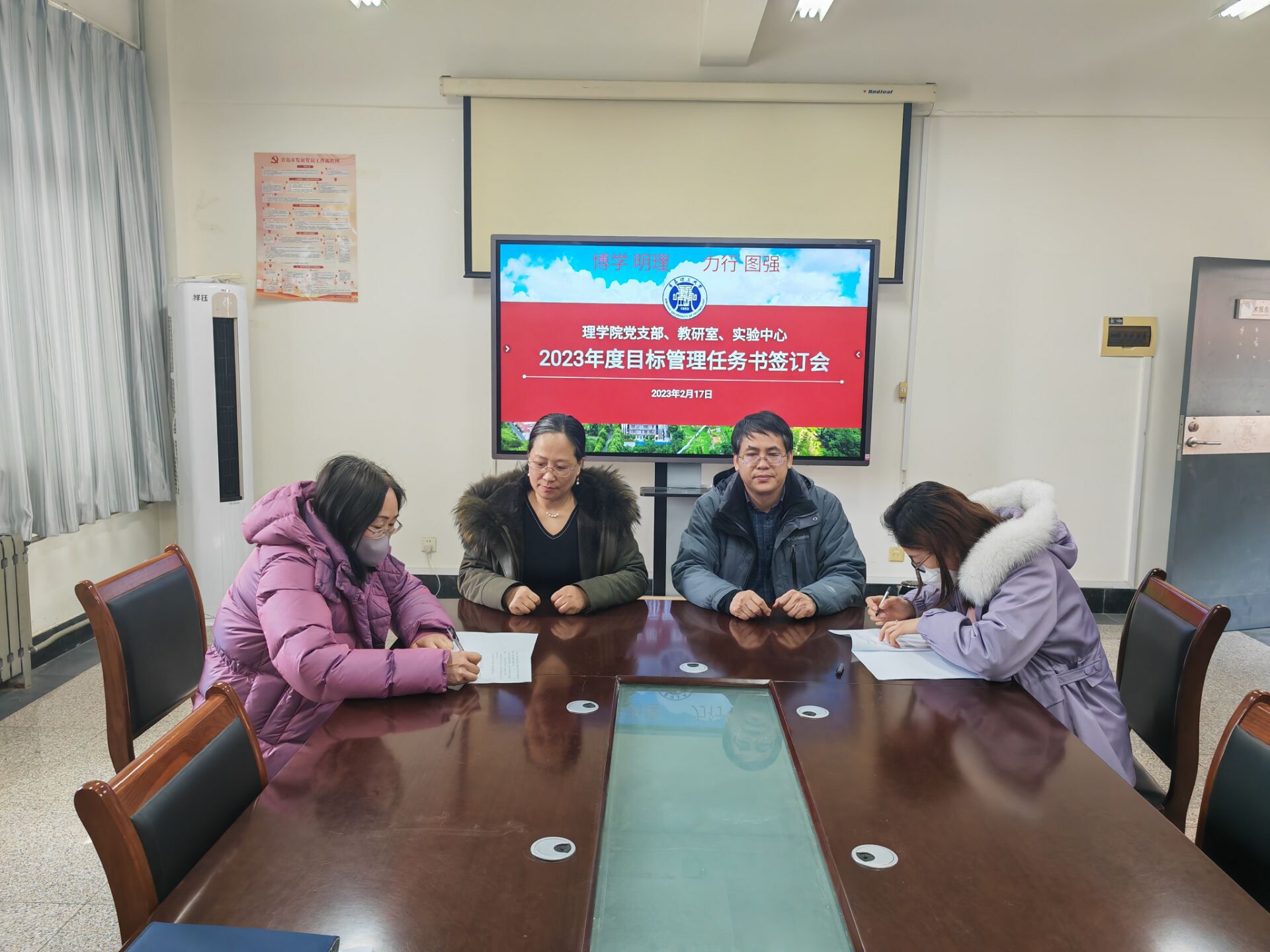 说明: 26161AB5B3CBD9C3F56E80578AA152E0